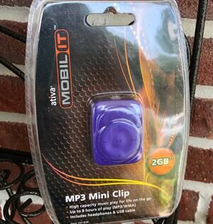 Ativa MP3 Mobil It Mini Clip 2GB Music Purple Player with Cables